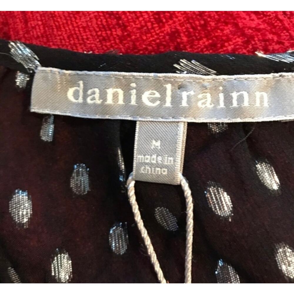 Daniel Rainn Black Silver Silk Blouse Metallic Cap Sleeve Medium NWT - Picture 5 of 7